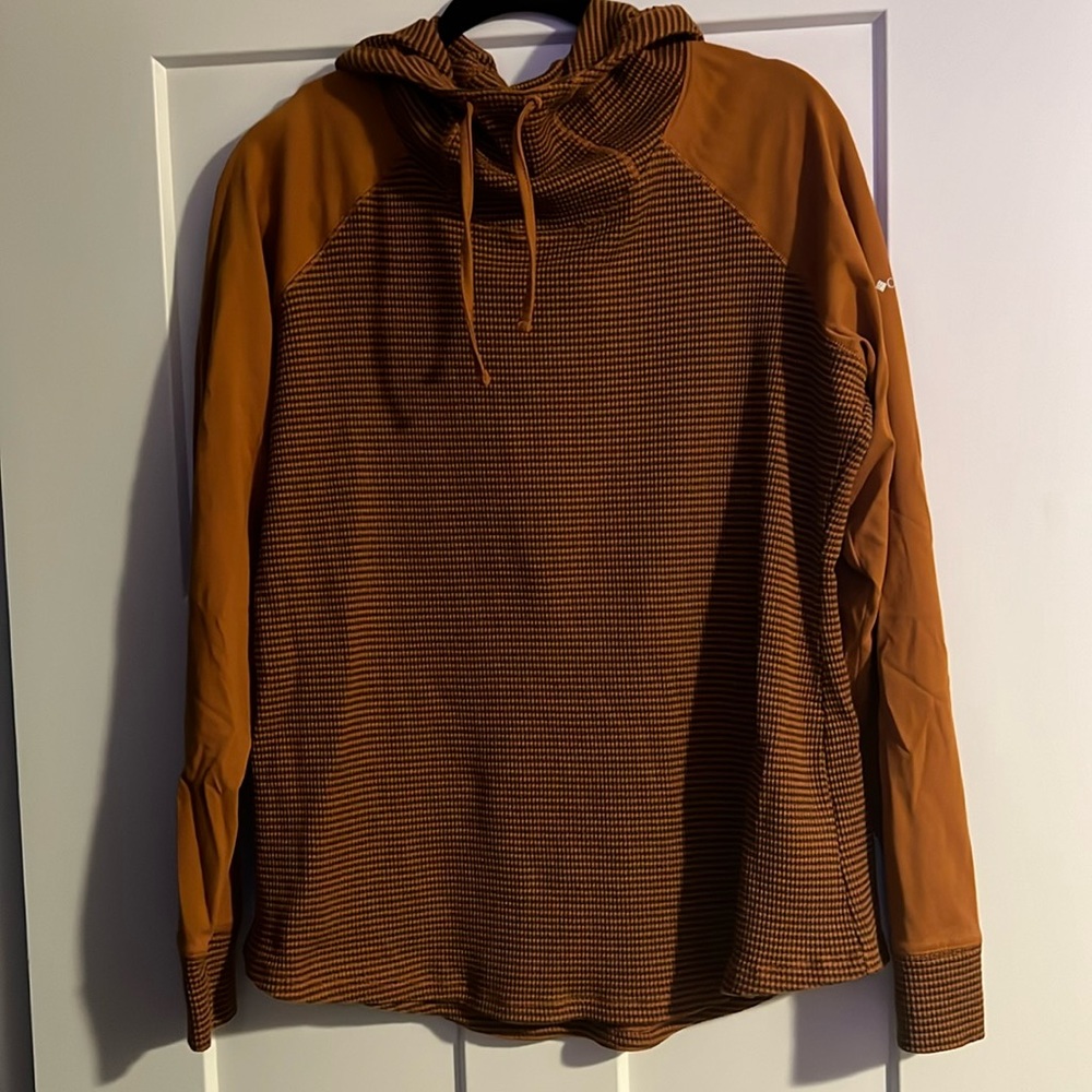 Columbia hooded shirt